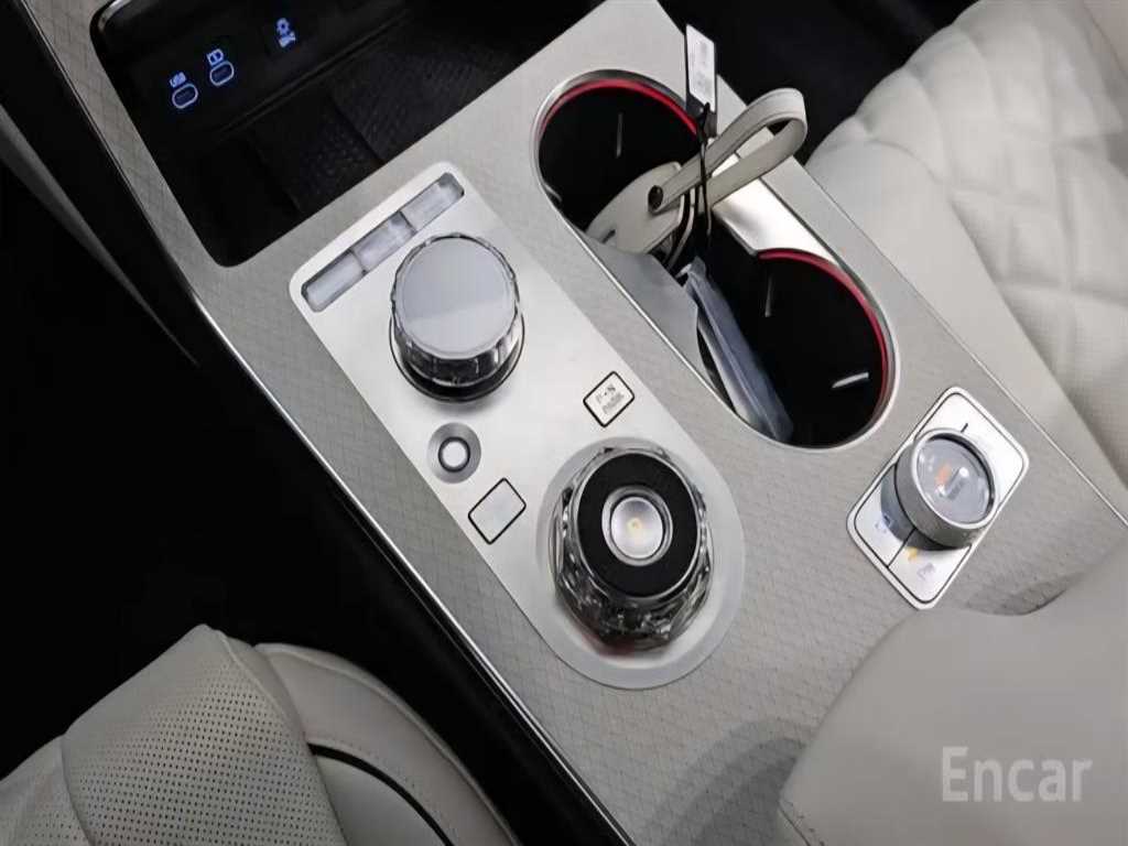 Genesis GV80 - Vista 9