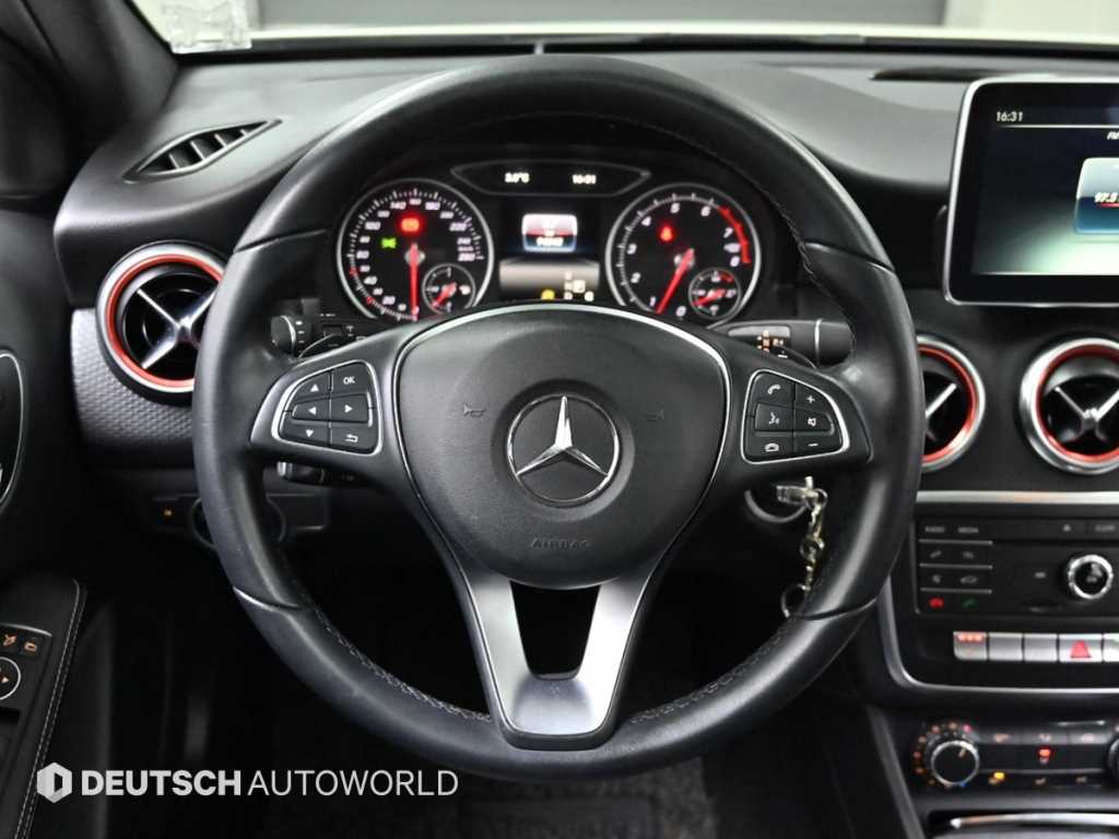 Mercedes Benz A Class 2016 Blanco - Importación desde Corea - HF Imports Iquique - Foto 13