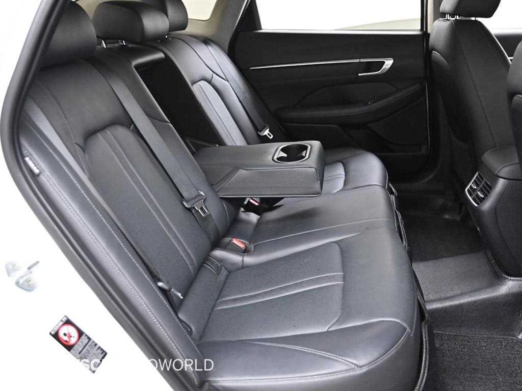 HYUNDAI Sonata - Vista 12