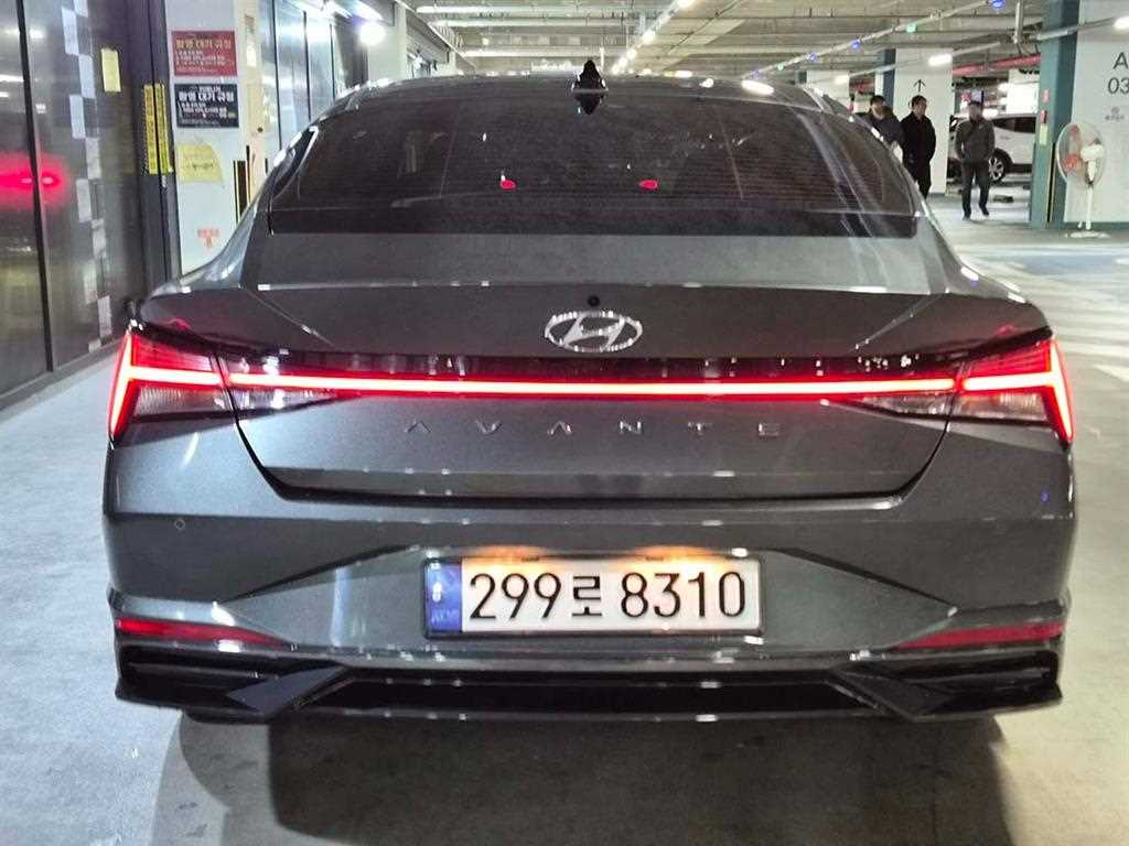 HYUNDAI Avante - Vista 5