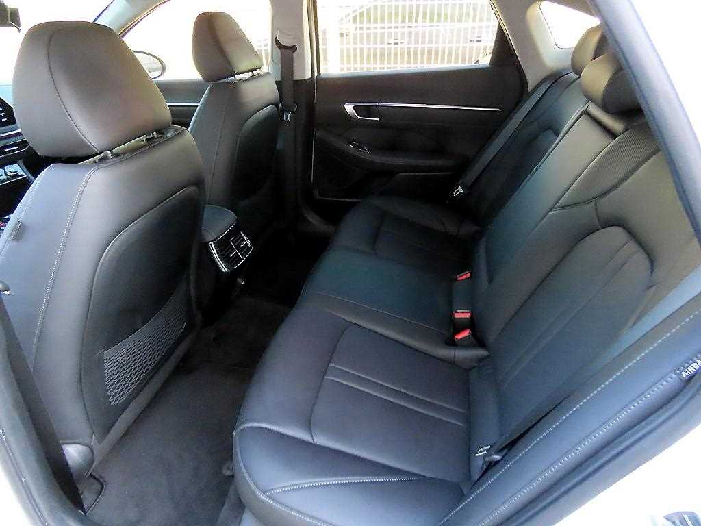 HYUNDAI Sonata - Vista 6