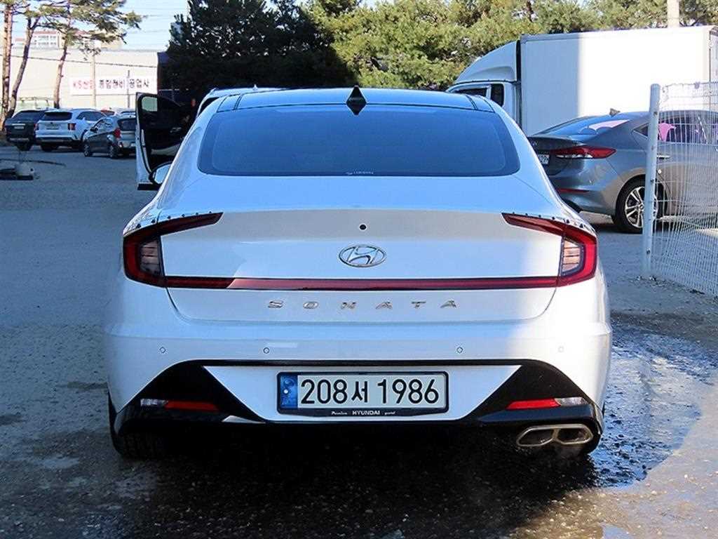 HYUNDAI Sonata - Vista 4