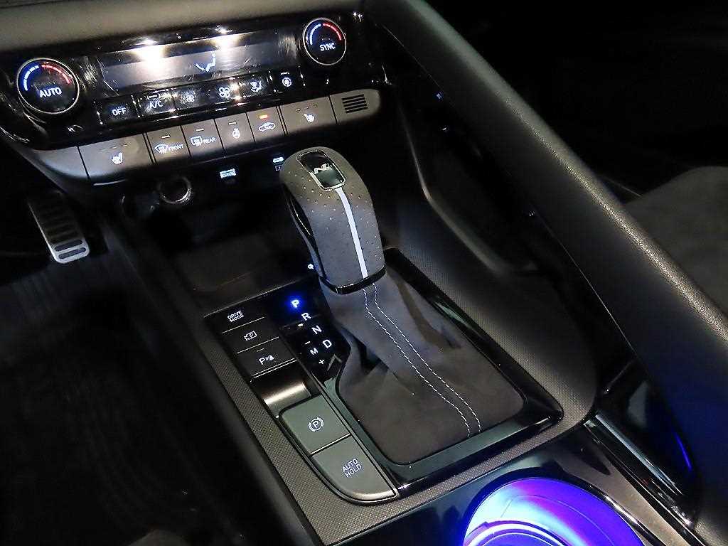 HYUNDAI Avante - Vista 12