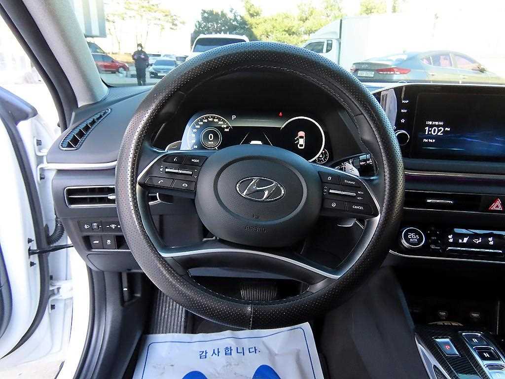 HYUNDAI Sonata - Vista 8