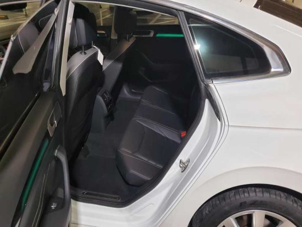 Volkswagen Arteon - Vista 9