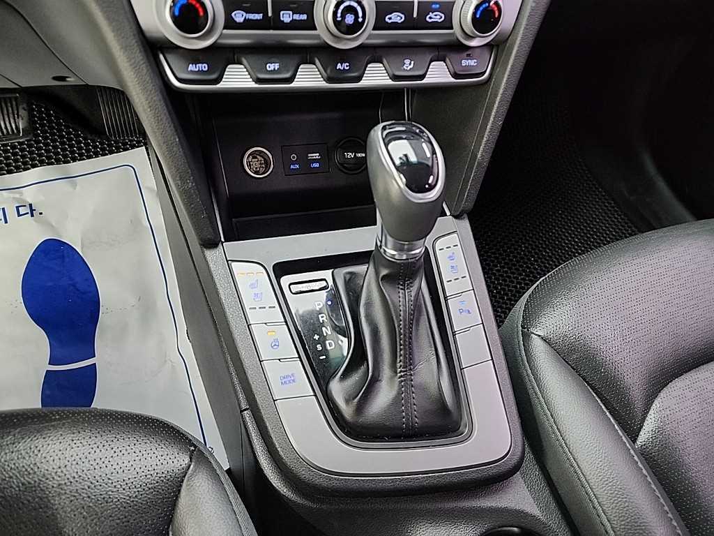 HYUNDAI Avante - Vista 8