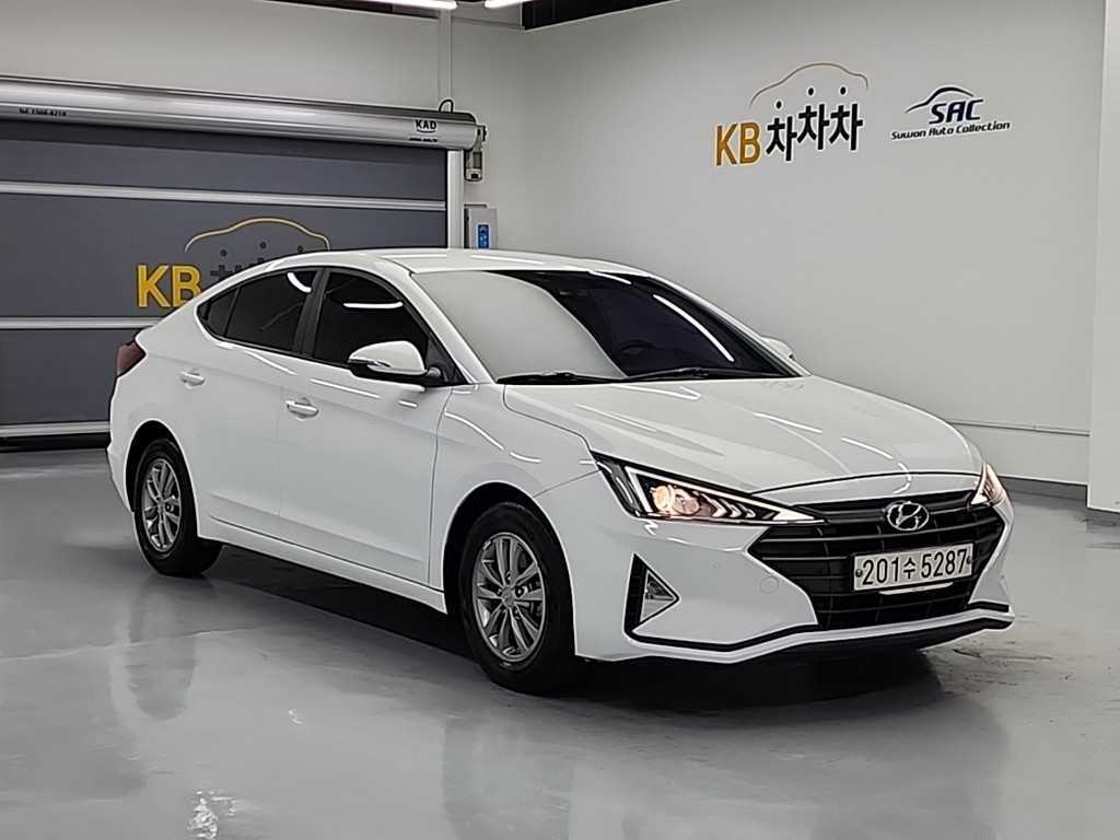 HYUNDAI Avante - Vista 4