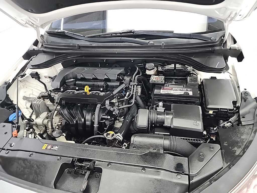 HYUNDAI Avante - Vista 5