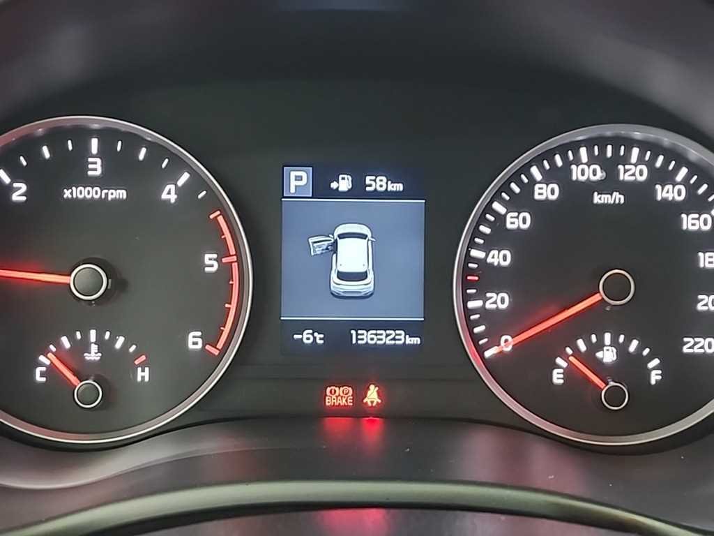 KIA Stonic - Vista 6