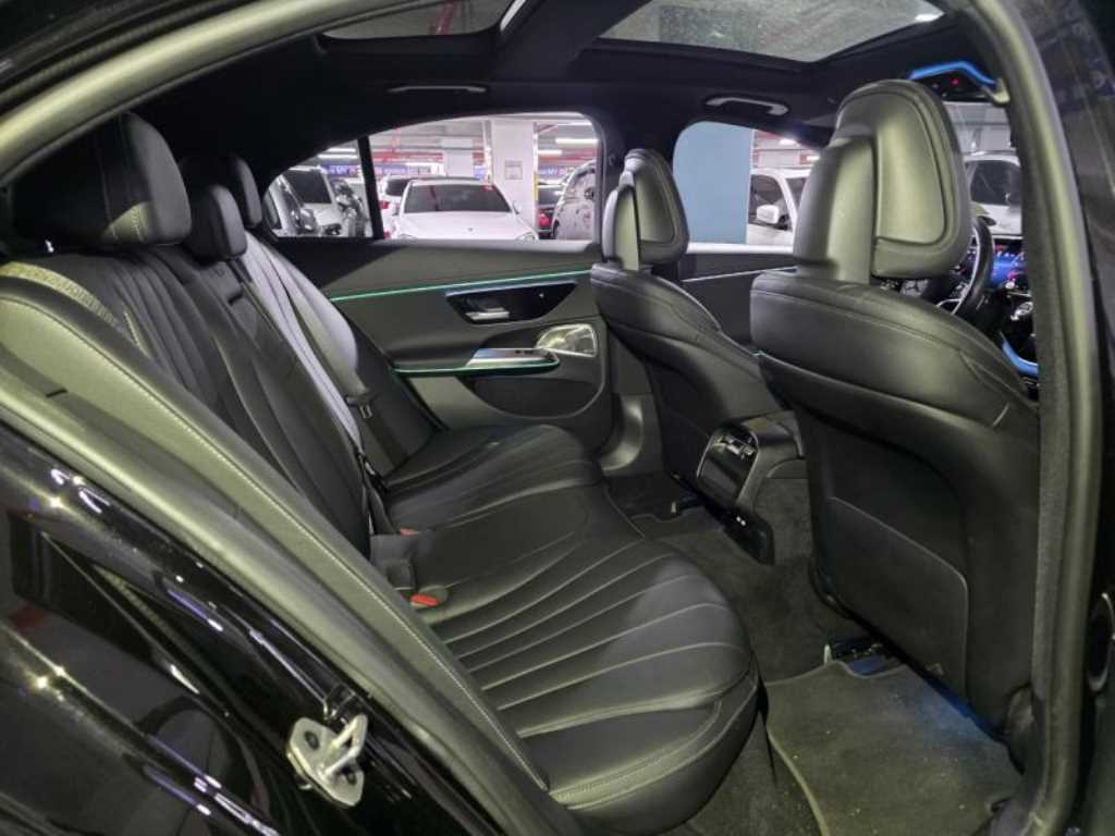 Mercedes Benz E class - Vista 9