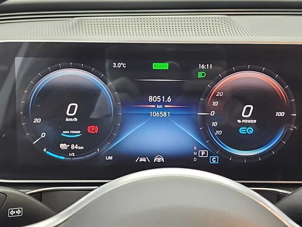 Mercedes Benz EQC - Vista 6