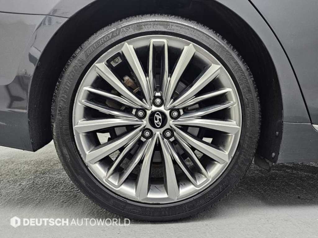 HYUNDAI Grandeur - Vista 5