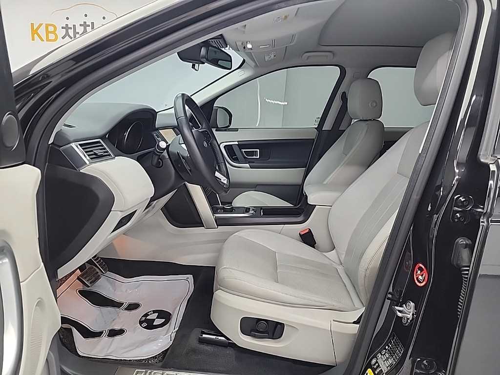 Land Rover Discovery Sports - Vista 11