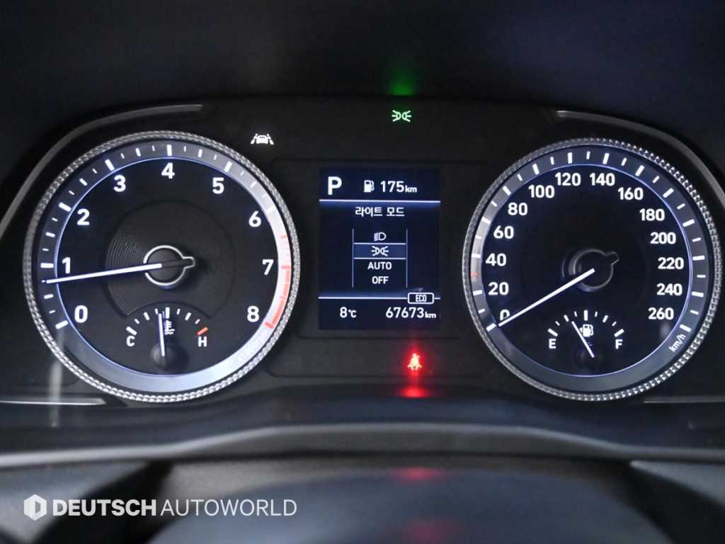 HYUNDAI Sonata - Vista 8