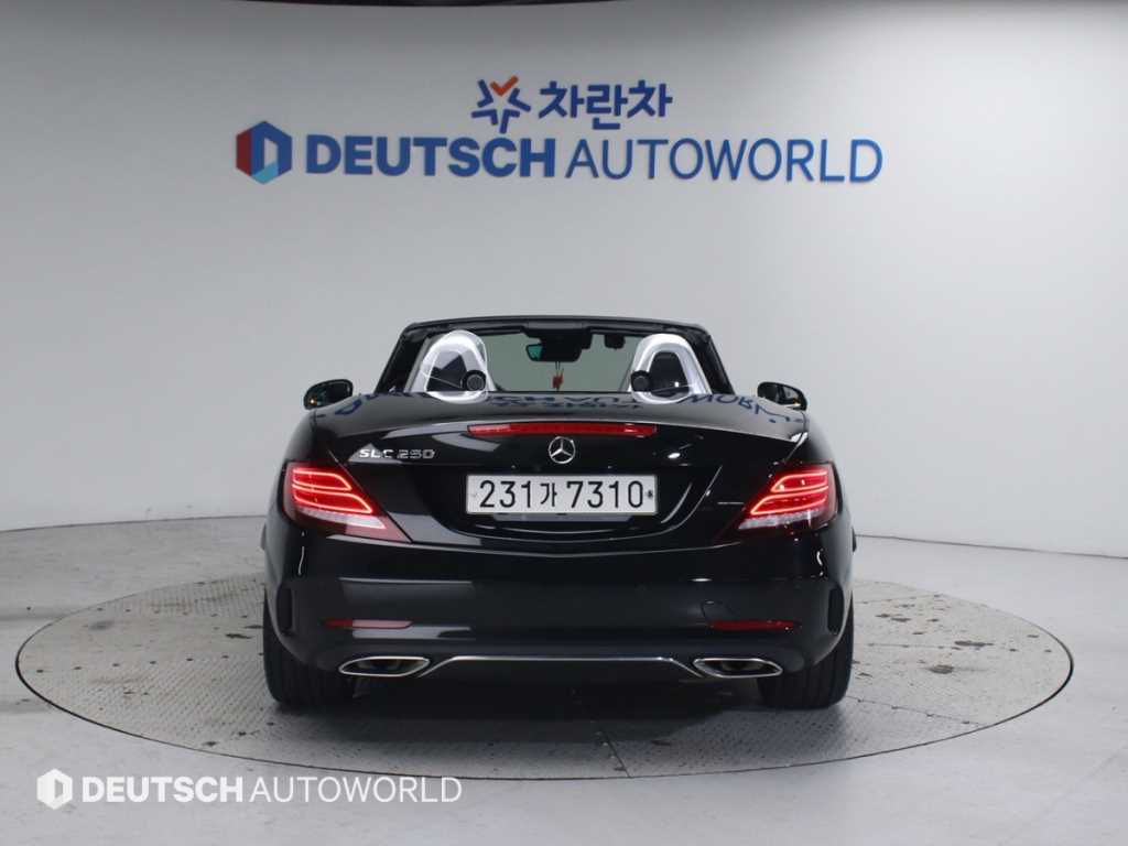 Mercedes Benz SLC Class - Vista 4