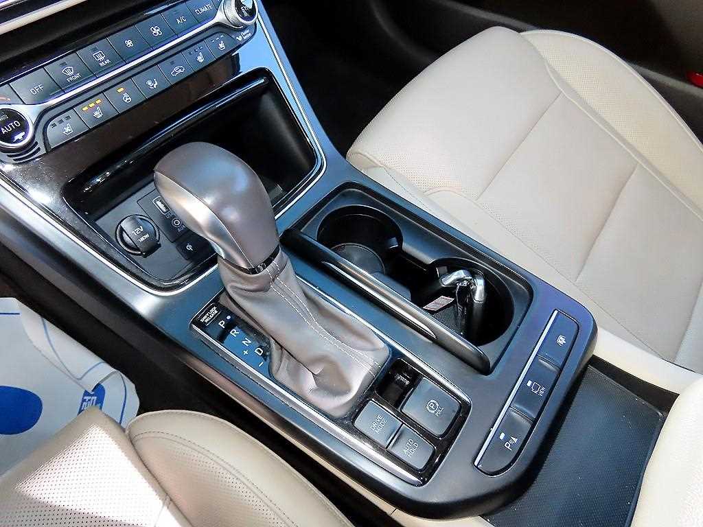 HYUNDAI Grandeur - Vista 11