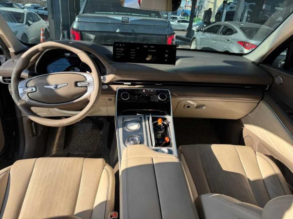 Genesis GV80 - Vista 9