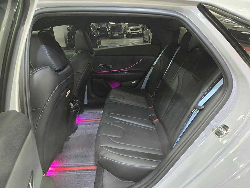 HYUNDAI Avante - Vista 7