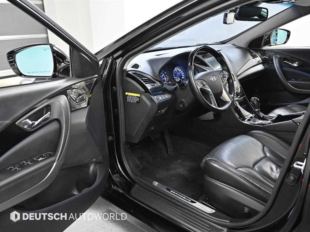 HYUNDAI Grandeur - Vista 11