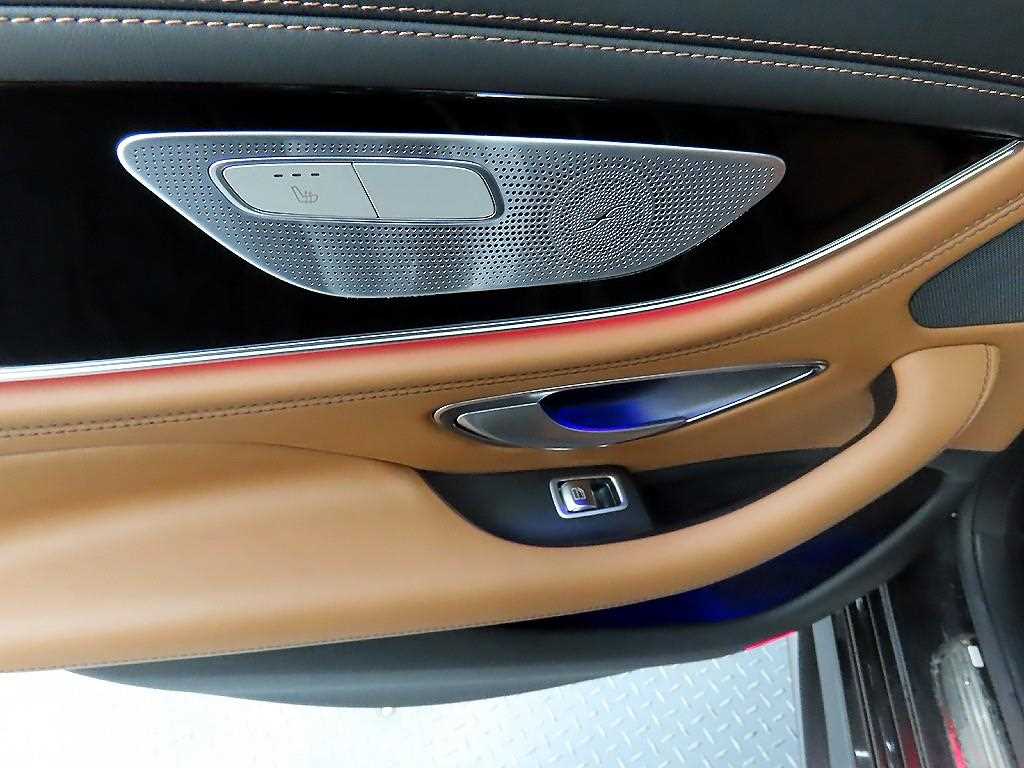 Mercedes Benz AMG GT - Vista 12