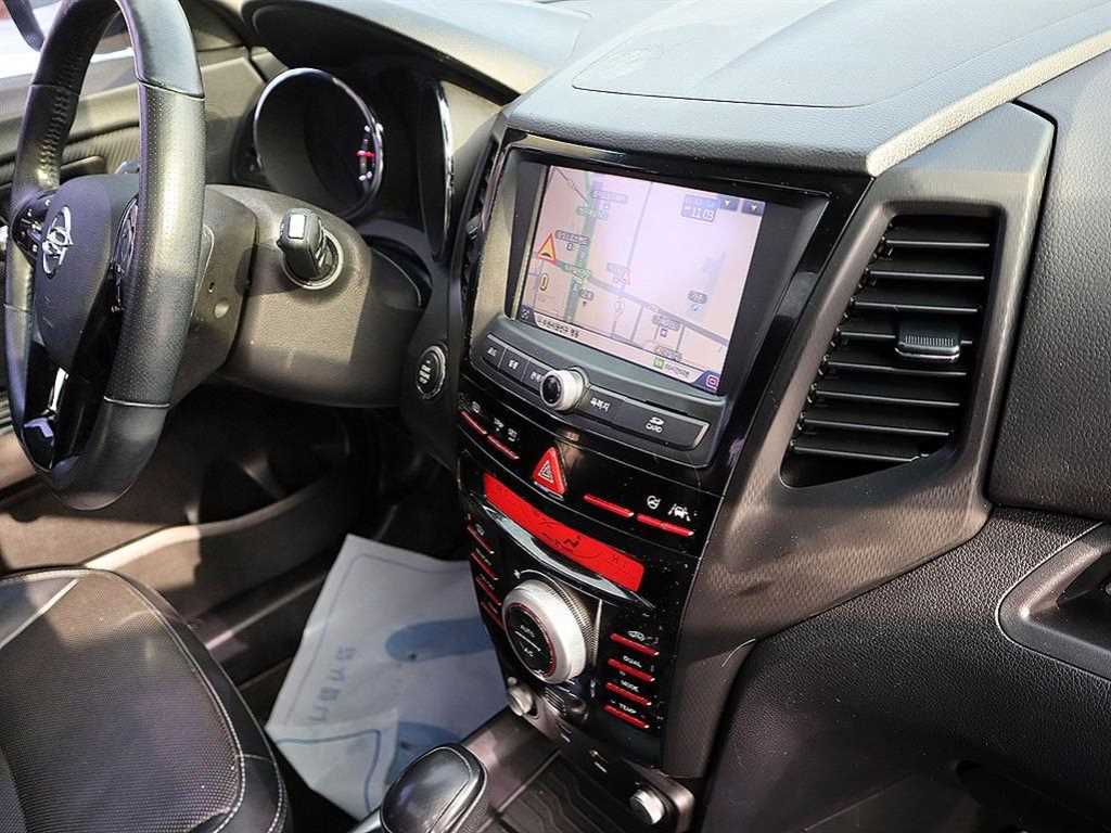 Ssangyong Tivoli - Vista 11