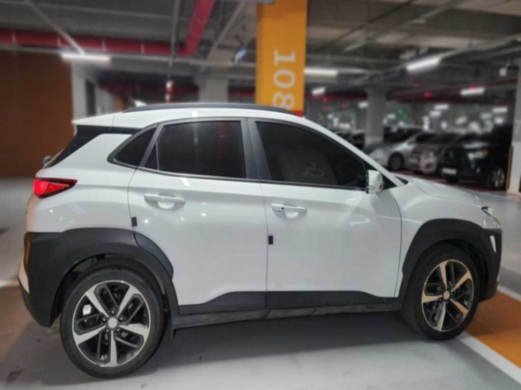 HYUNDAI Kona - Vista 3