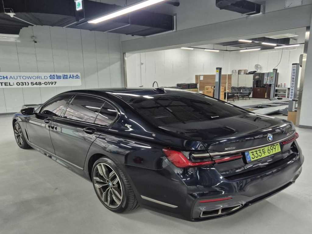 BMW 7 Series - Vista 4