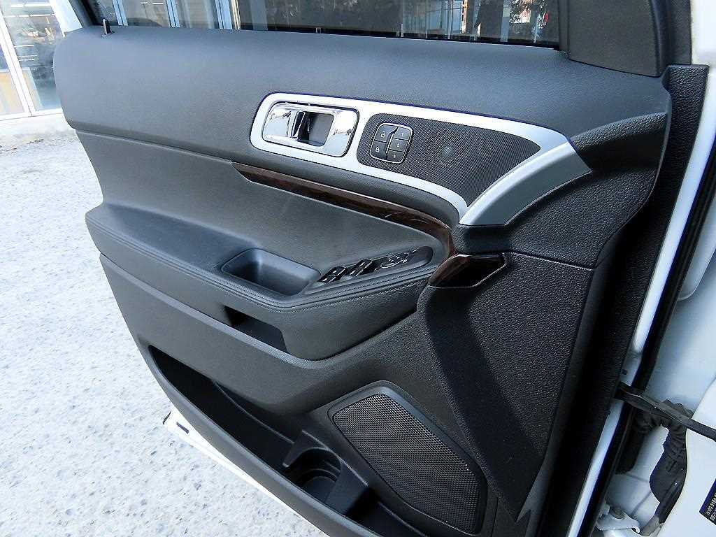 Ford Explorer - Vista 11