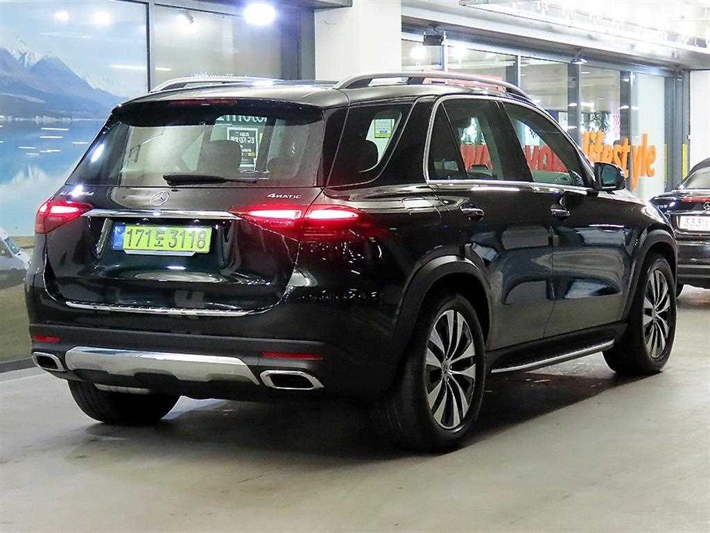 Mercedes Benz GLE Class - Vista 4