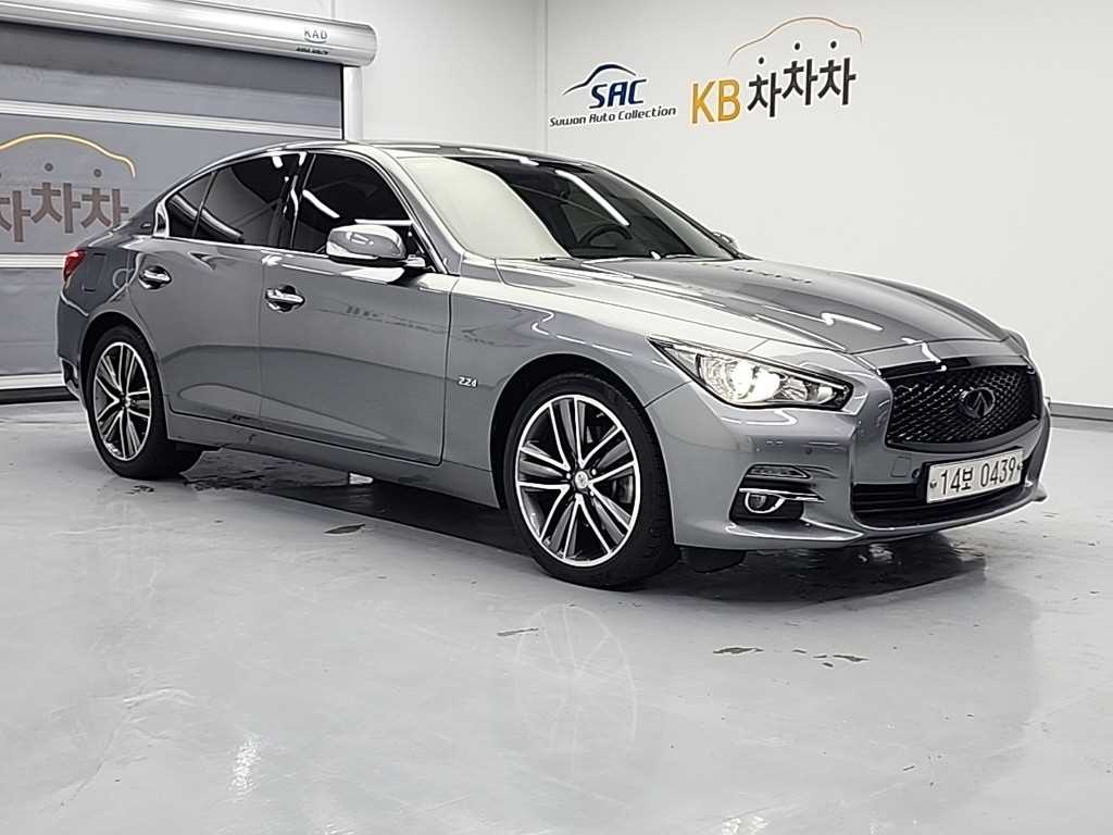 Infiniti Q - Vista 4