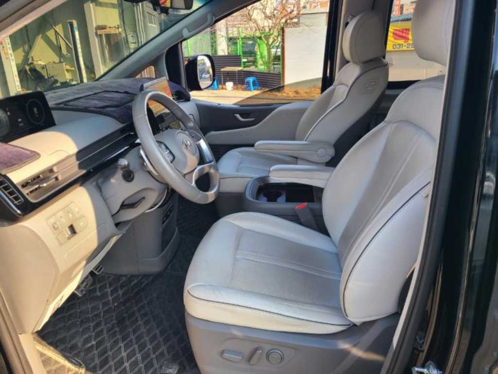 HYUNDAI Staria - Vista 10