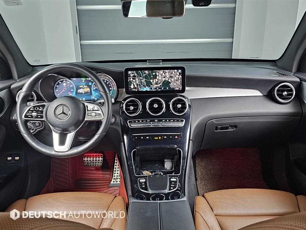 Mercedes Benz GLC Class - Vista 7
