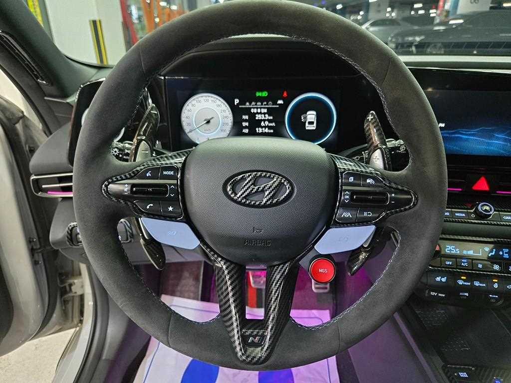 HYUNDAI Avante - Vista 8