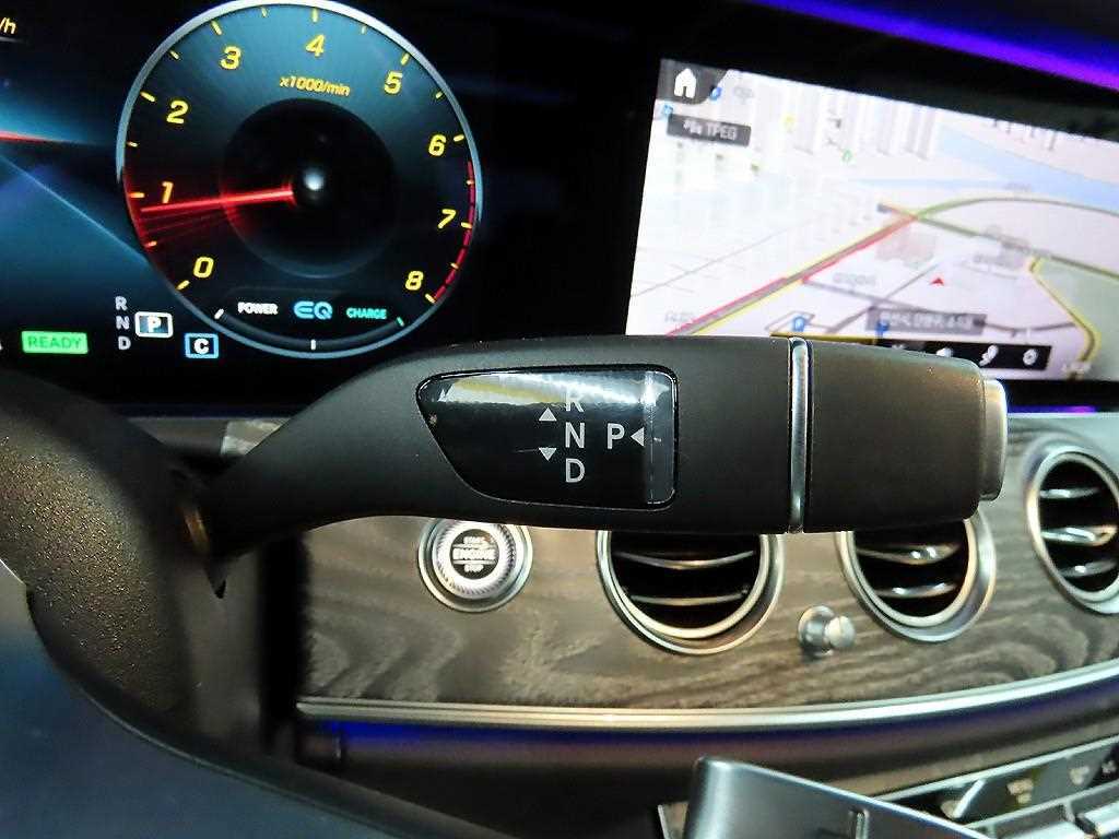 Mercedes Benz E class - Vista 10