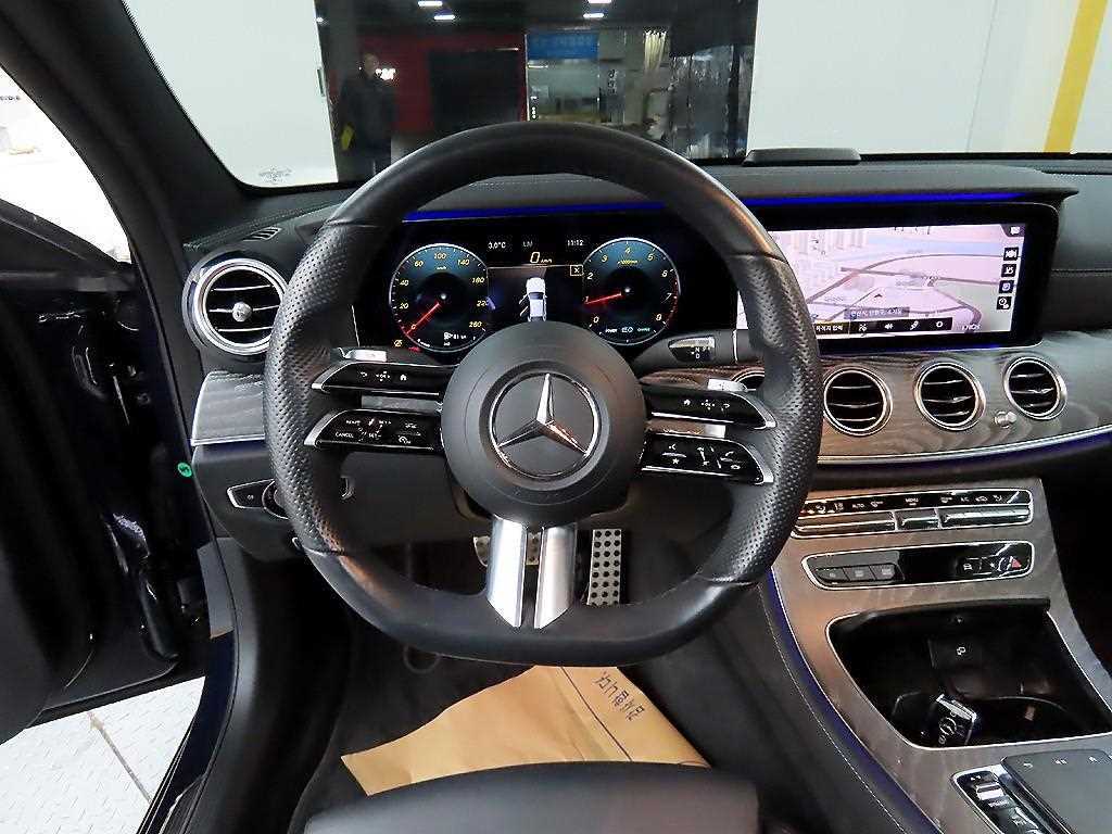 Mercedes Benz E class - Vista 9