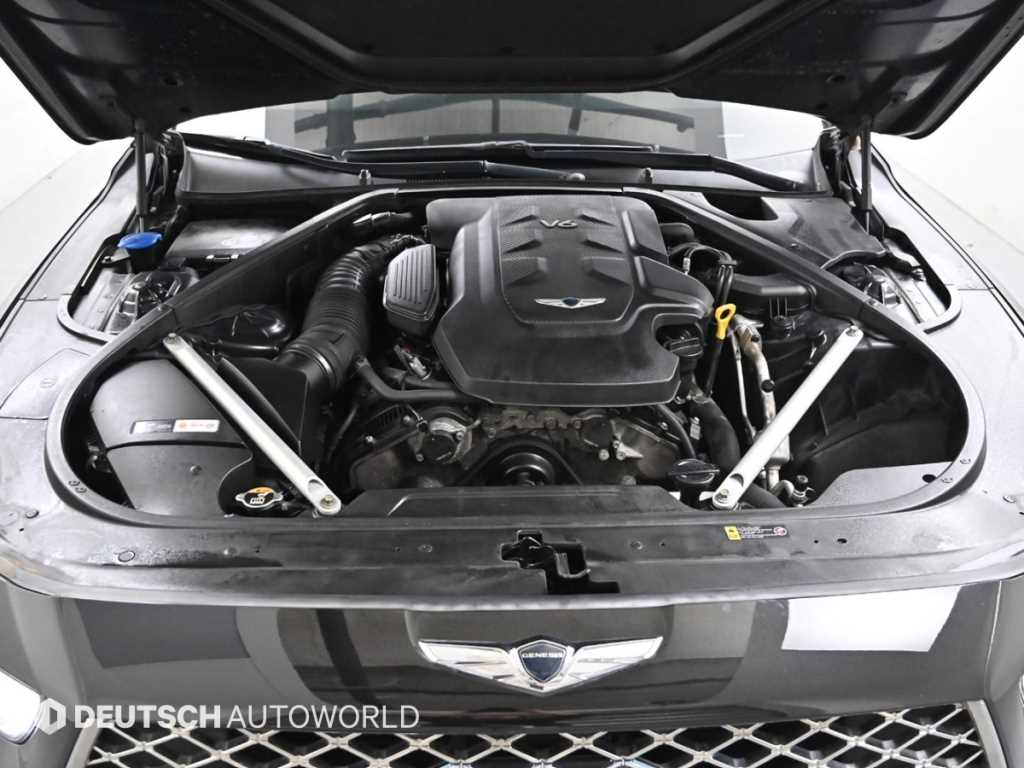 Genesis G90 - Vista 6