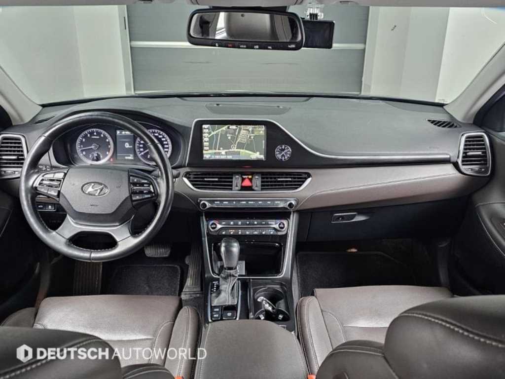 HYUNDAI Grandeur - Vista 7