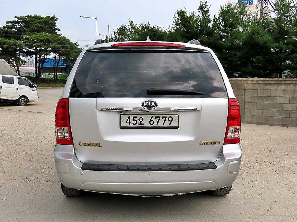 KIA Carnival - Vista 4