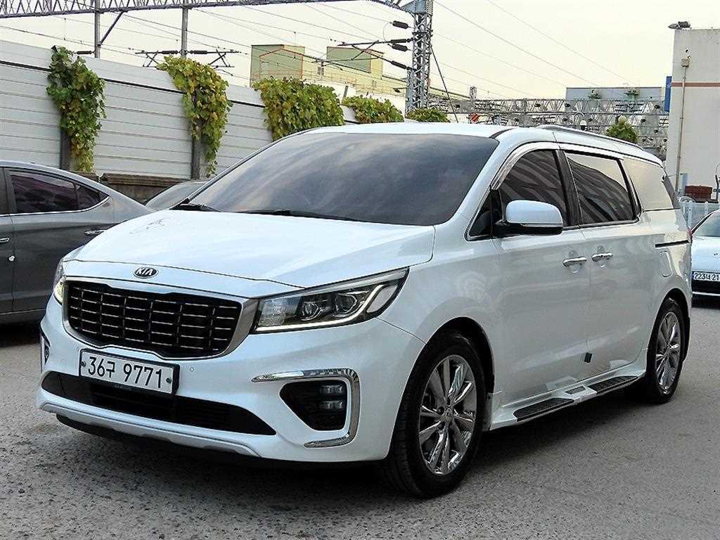 KIA Carnival - Vista 2