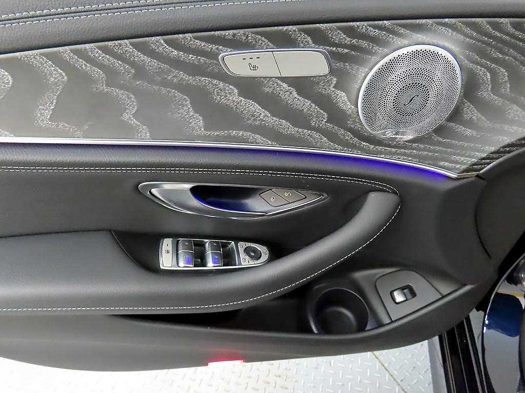 Mercedes Benz E class - Vista 11