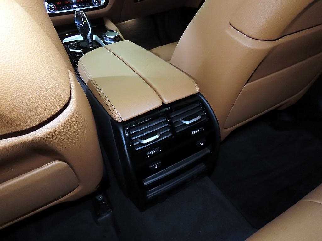 BMW 5 Series 2023 Negro - Importación desde Corea - HF Imports Iquique - Foto 15