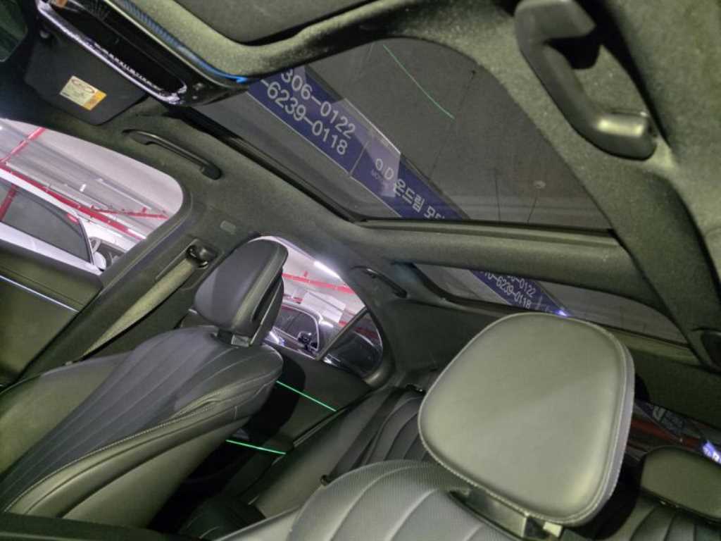 Mercedes Benz E class - Vista 5