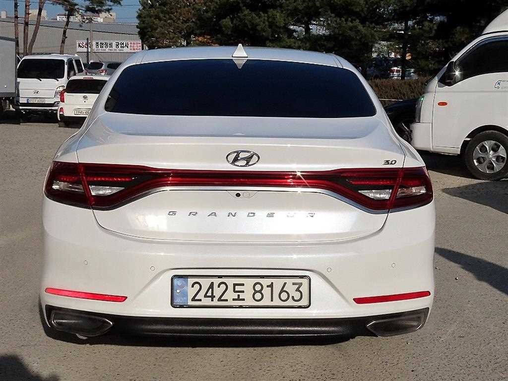 HYUNDAI Grandeur - Vista 4