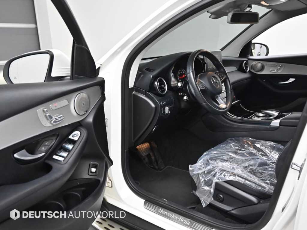 Mercedes Benz GLC Class - Vista 11