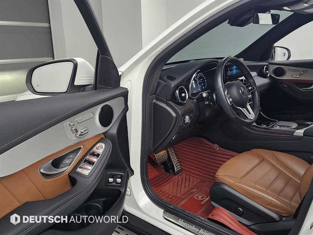 Mercedes Benz GLC Class - Vista 11