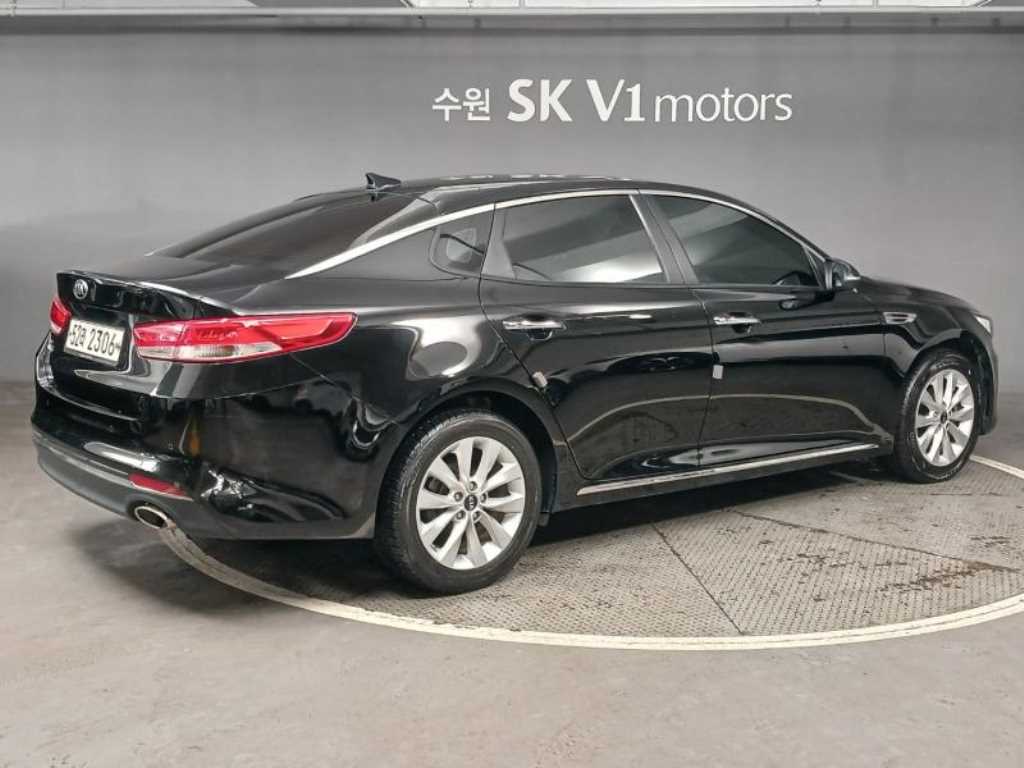 KIA K5 - Vista 12