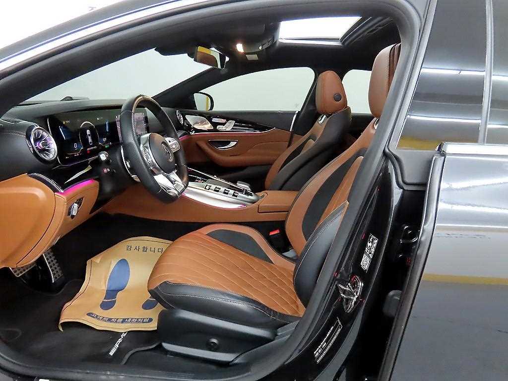 Mercedes Benz AMG GT - Vista 5