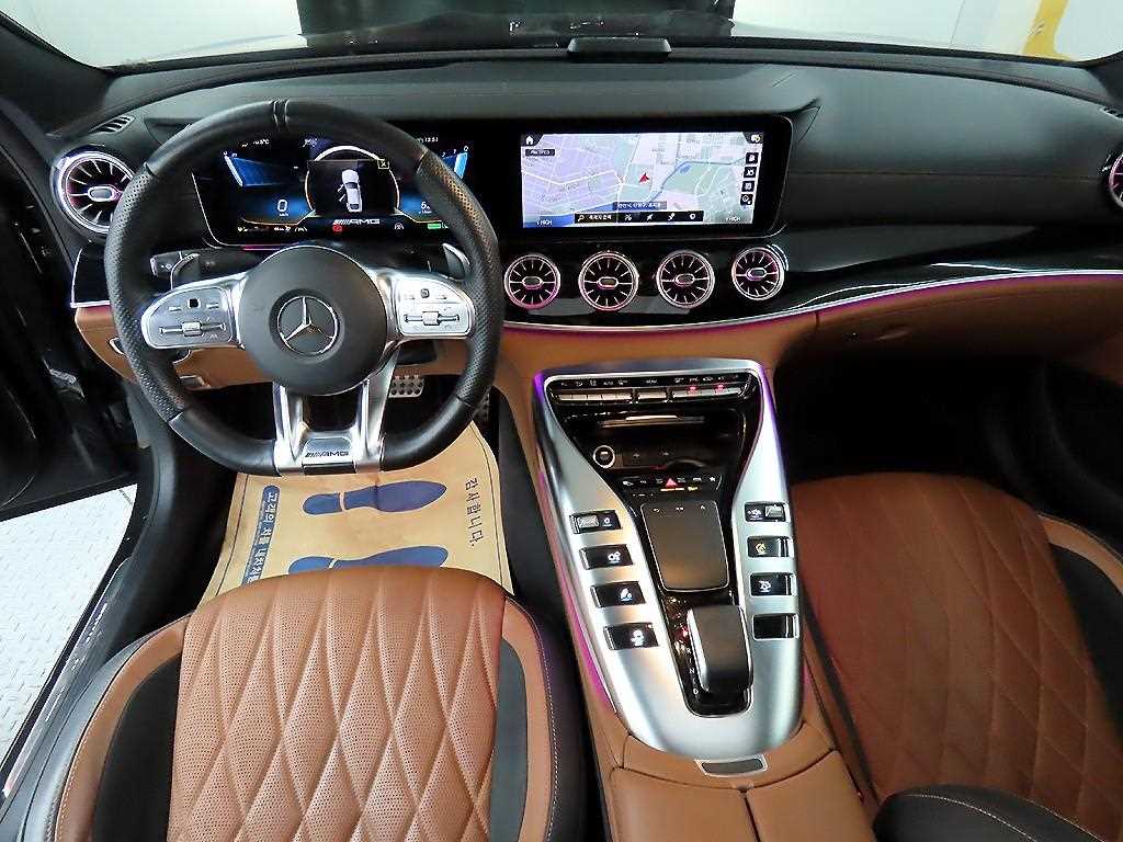 Mercedes Benz AMG GT - Vista 7