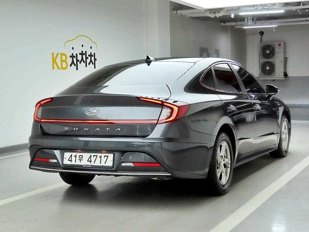 HYUNDAI Sonata - Vista 4