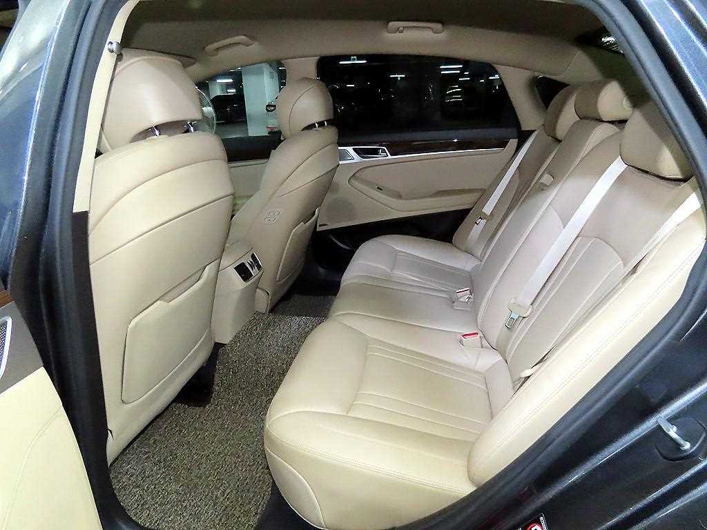 Genesis G80 - Vista 8